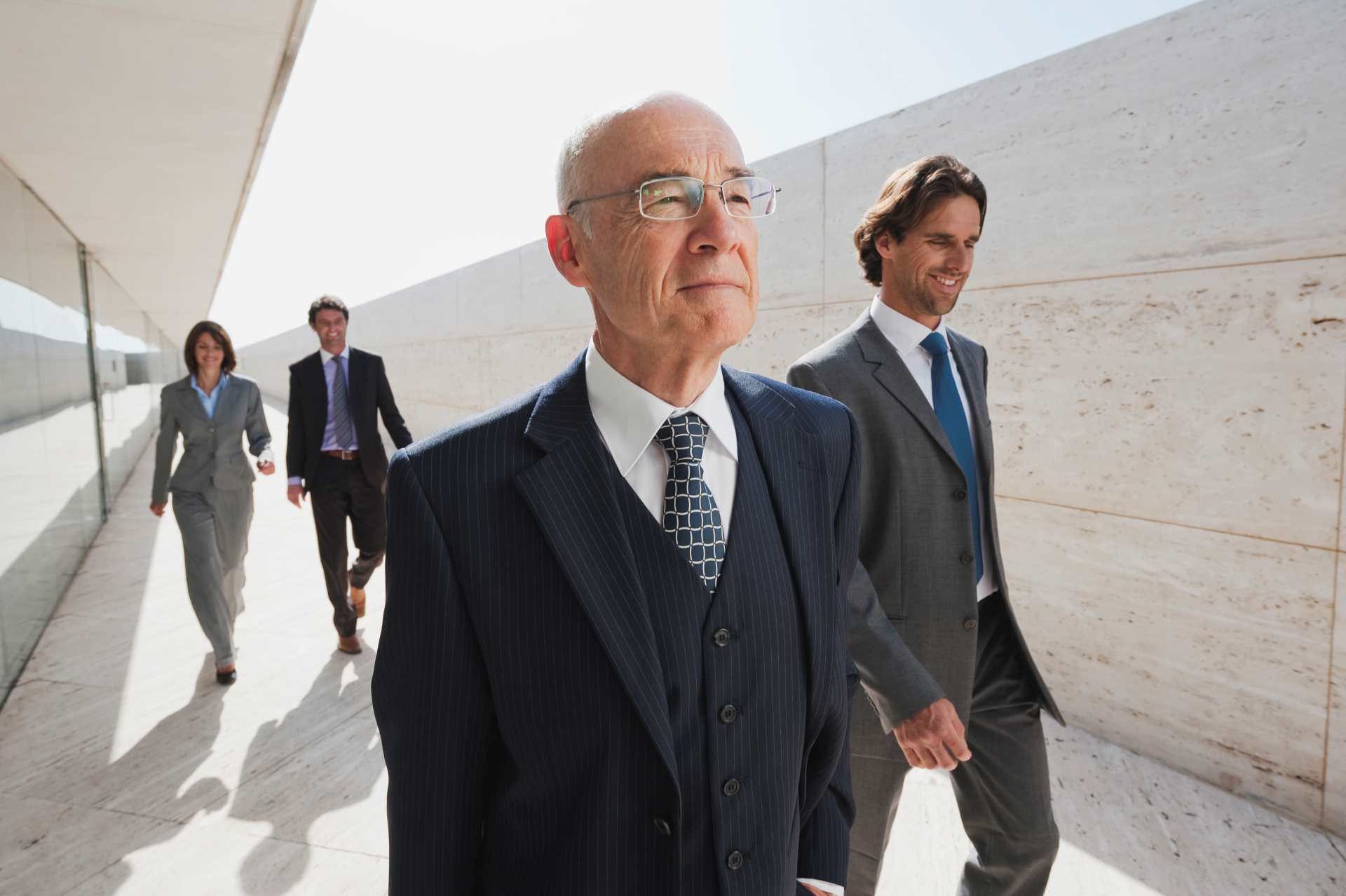 Para quem ficam os bens quando a pessoa é solteira e sem filhos?